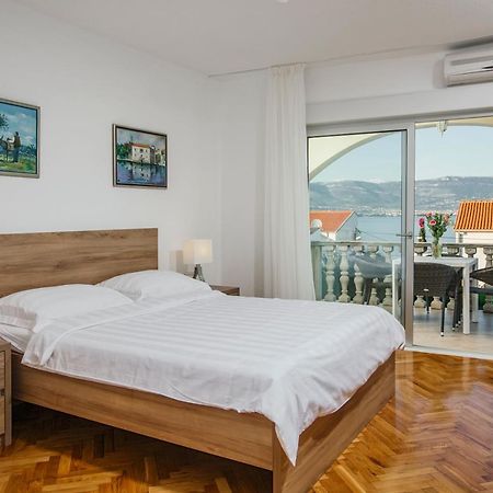 Apartments Bago Trogir Exteriör bild