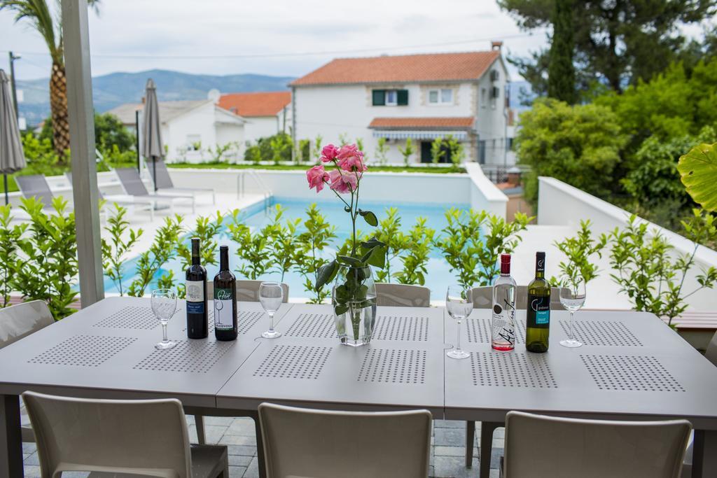Apartments Bago Trogir Exteriör bild