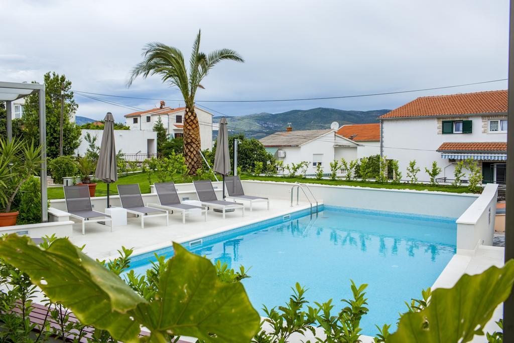 Apartments Bago Trogir Exteriör bild