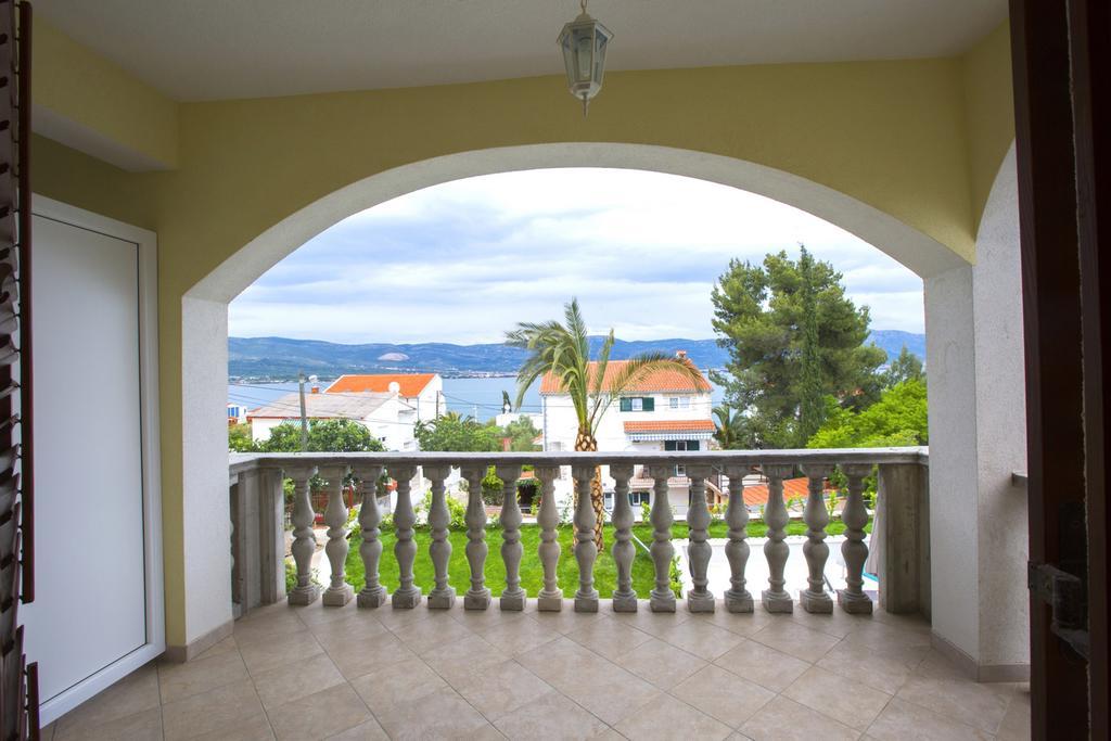 Apartments Bago Trogir Exteriör bild