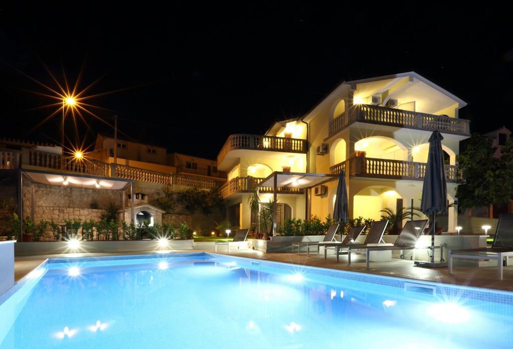 Apartments Bago Trogir Exteriör bild