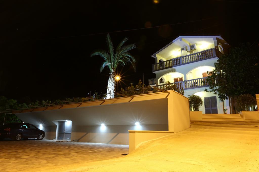 Apartments Bago Trogir Exteriör bild