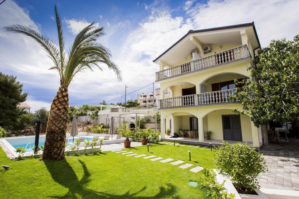 Apartments Bago Trogir Exteriör bild