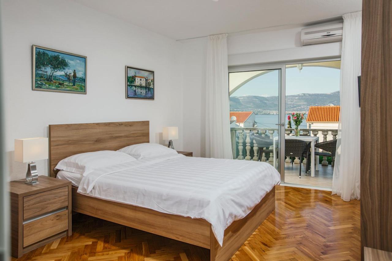 Apartments Bago Trogir Exteriör bild