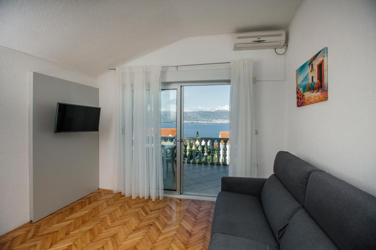Apartments Bago Trogir Exteriör bild